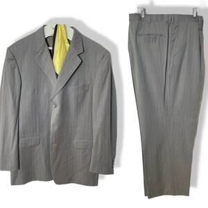 Burberry men's suit gray pinstripe wool 46L coat/38 pants